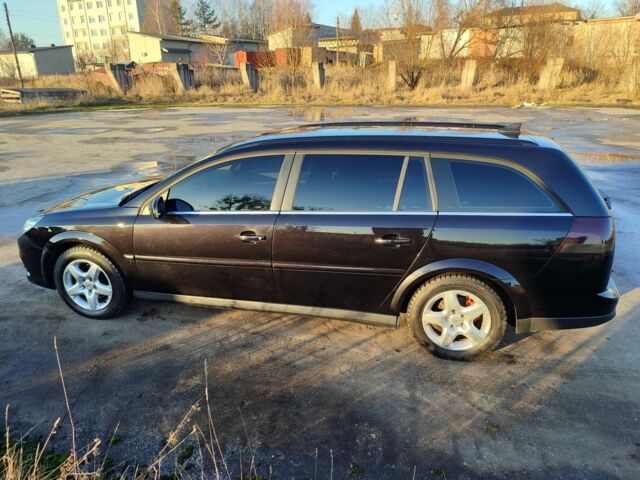 Черный Опель Вектра, объемом двигателя 1.9 л и пробегом 330 тыс. км за 4666 $, фото 5 на Automoto.ua