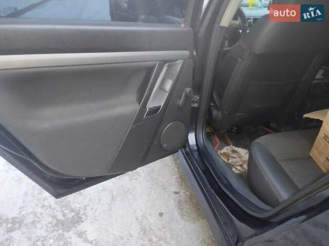 Черный Опель Вектра, объемом двигателя 1.91 л и пробегом 320 тыс. км за 5500 $, фото 10 на Automoto.ua