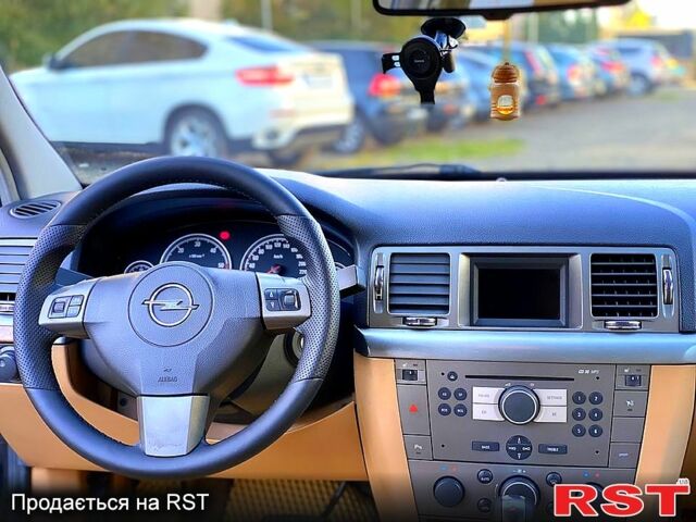 Чорний Опель Вектра, об'ємом двигуна 3 л та пробігом 305 тис. км за 8500 $, фото 6 на Automoto.ua