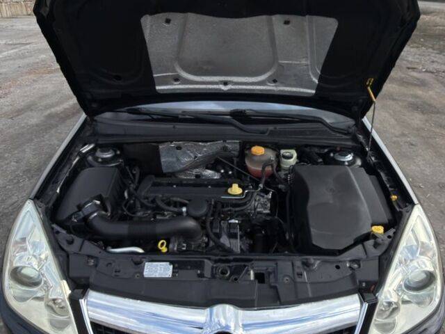 Черный Опель Вектра, объемом двигателя 2.2 л и пробегом 225 тыс. км за 6300 $, фото 13 на Automoto.ua