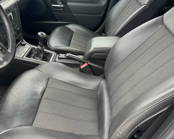 Чорний Опель Вектра, об'ємом двигуна 1.9 л та пробігом 263 тис. км за 4450 $, фото 5 на Automoto.ua