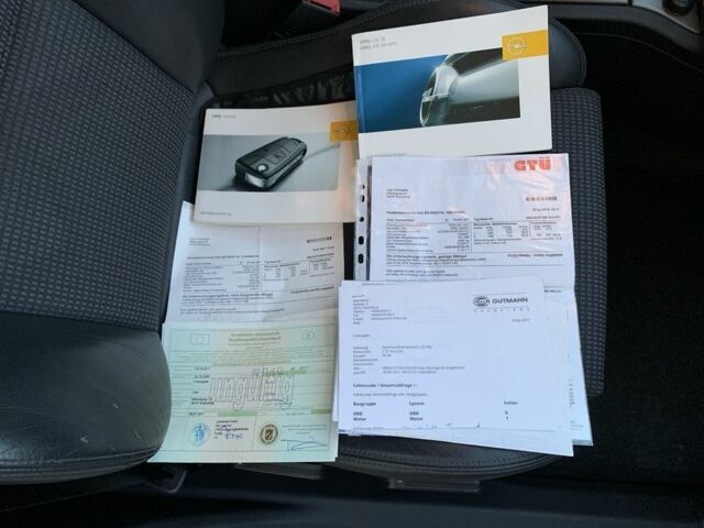 Чорний Опель Вектра, об'ємом двигуна 2.2 л та пробігом 190 тис. км за 6400 $, фото 18 на Automoto.ua