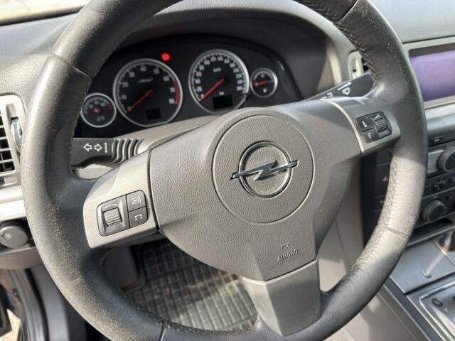 Черный Опель Вектра, объемом двигателя 2.2 л и пробегом 225 тыс. км за 6300 $, фото 23 на Automoto.ua