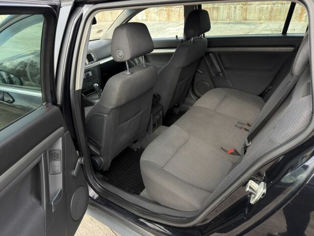 Черный Опель Вектра, объемом двигателя 2.2 л и пробегом 225 тыс. км за 6300 $, фото 7 на Automoto.ua