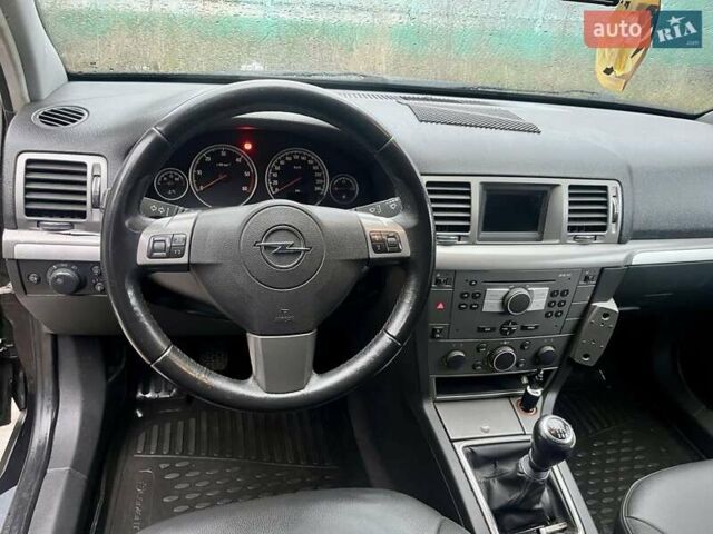 Черный Опель Вектра, объемом двигателя 1.9 л и пробегом 235 тыс. км за 4500 $, фото 25 на Automoto.ua