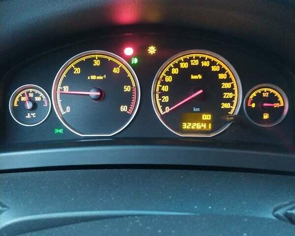 Черный Опель Вектра, объемом двигателя 1.9 л и пробегом 322 тыс. км за 6600 $, фото 11 на Automoto.ua