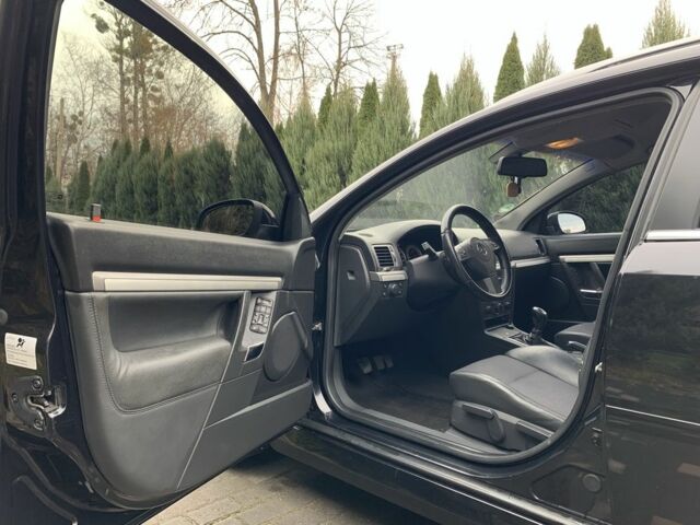 Чорний Опель Вектра, об'ємом двигуна 2.2 л та пробігом 190 тис. км за 6400 $, фото 7 на Automoto.ua