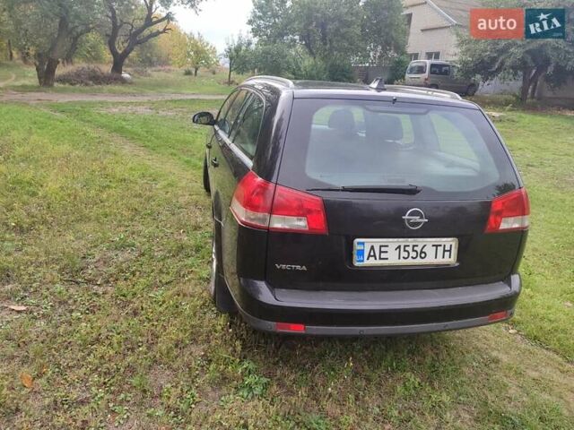 Черный Опель Вектра, объемом двигателя 1.8 л и пробегом 222 тыс. км за 5350 $, фото 4 на Automoto.ua