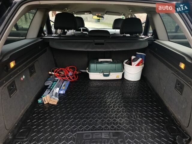 Черный Опель Вектра, объемом двигателя 1.9 л и пробегом 291 тыс. км за 5700 $, фото 14 на Automoto.ua
