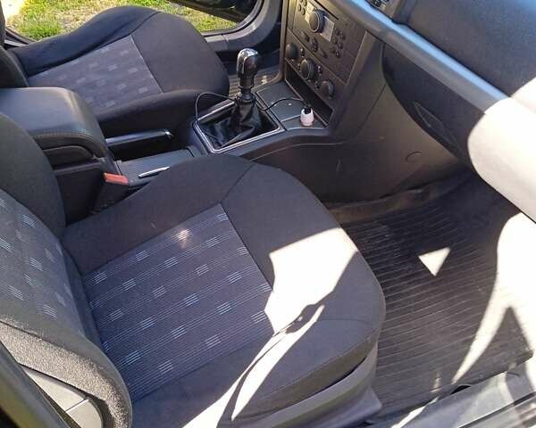 Черный Опель Вектра, объемом двигателя 1.8 л и пробегом 170 тыс. км за 5100 $, фото 15 на Automoto.ua