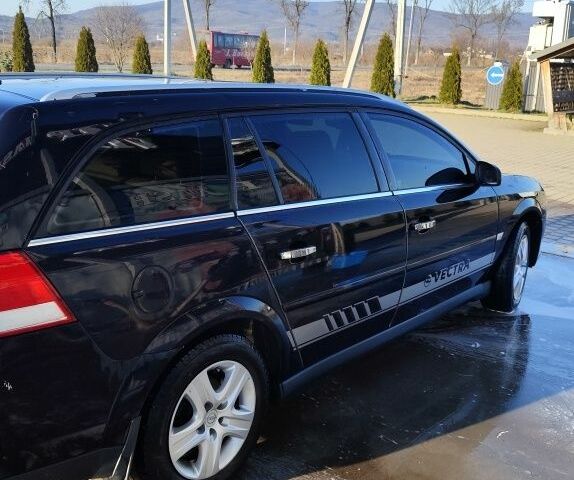 Черный Опель Вектра, объемом двигателя 1.9 л и пробегом 360 тыс. км за 5700 $, фото 1 на Automoto.ua