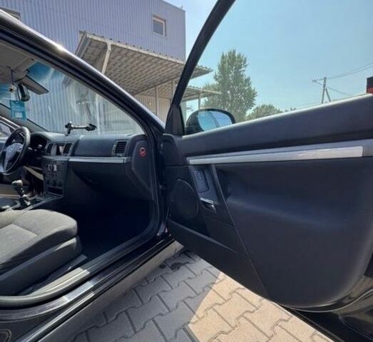 Черный Опель Вектра, объемом двигателя 1.91 л и пробегом 313 тыс. км за 4200 $, фото 13 на Automoto.ua