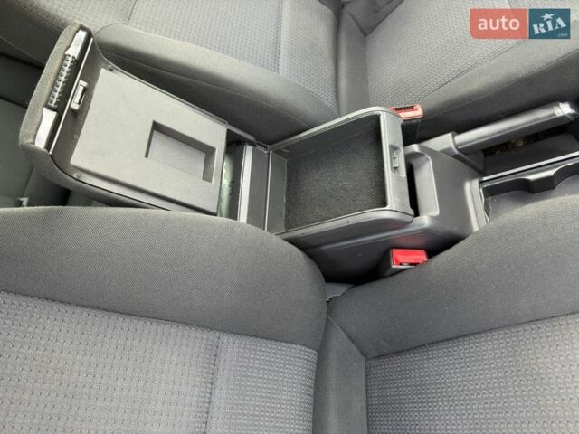 Черный Опель Вектра, объемом двигателя 2.2 л и пробегом 225 тыс. км за 6300 $, фото 24 на Automoto.ua