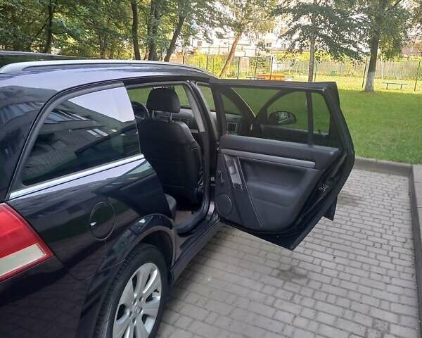 Черный Опель Вектра, объемом двигателя 1.91 л и пробегом 270 тыс. км за 7773 $, фото 4 на Automoto.ua