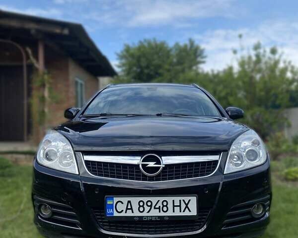 Черный Опель Вектра, объемом двигателя 1.9 л и пробегом 259 тыс. км за 4900 $, фото 1 на Automoto.ua