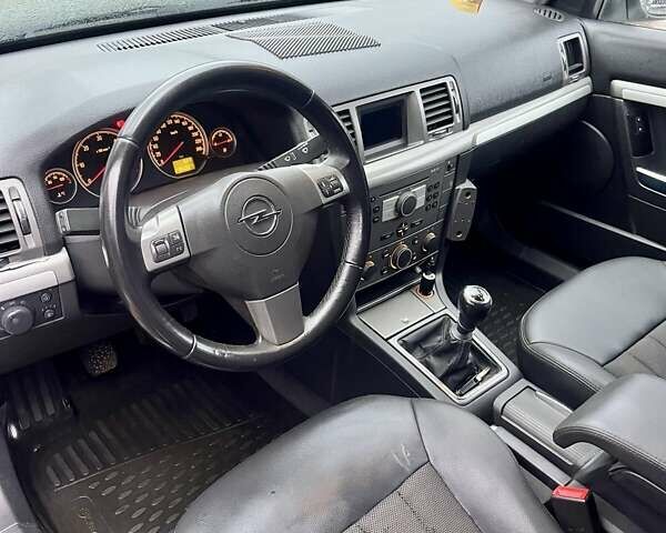 Черный Опель Вектра, объемом двигателя 1.9 л и пробегом 235 тыс. км за 4500 $, фото 24 на Automoto.ua