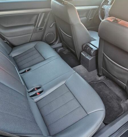 Чорний Опель Вектра, об'ємом двигуна 1.91 л та пробігом 288 тис. км за 4300 $, фото 19 на Automoto.ua