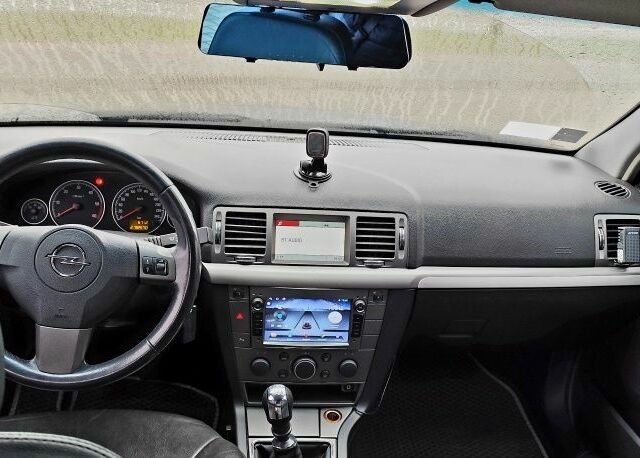 Опель Вектра 2008 в Ивано-Франковске на Automoto.ua Черный Опель Вектра, объемом двигателя 1.9 л и пробегом 278 тыс. км за 5700 $, фото 6 на Automoto.ua