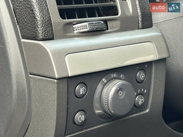 Черный Опель Вектра, объемом двигателя 1.9 л и пробегом 280 тыс. км за 5490 $, фото 31 на Automoto.ua