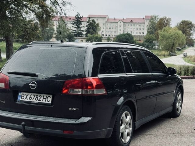 Черный Опель Вектра, объемом двигателя 1.9 л и пробегом 260 тыс. км за 4001 $, фото 1 на Automoto.ua