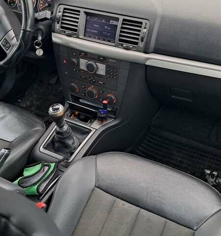 Черный Опель Вектра, объемом двигателя 1.9 л и пробегом 312 тыс. км за 5500 $, фото 7 на Automoto.ua