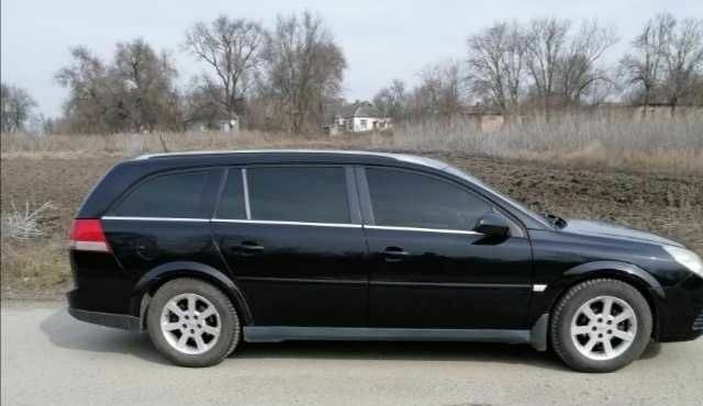 Черный Опель Вектра, объемом двигателя 1.9 л и пробегом 240 тыс. км за 6472 $, фото 12 на Automoto.ua