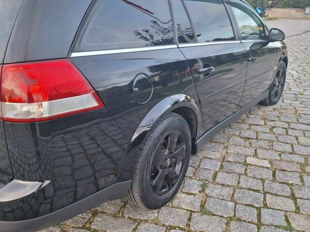 Черный Опель Вектра, объемом двигателя 1.9 л и пробегом 286 тыс. км за 5100 $, фото 2 на Automoto.ua