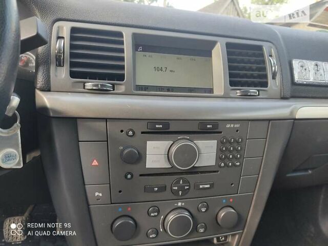 Черный Опель Вектра, объемом двигателя 1.9 л и пробегом 295 тыс. км за 4000 $, фото 1 на Automoto.ua