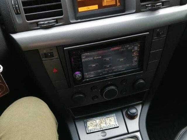 Черный Опель Вектра, объемом двигателя 1.9 л и пробегом 240 тыс. км за 6472 $, фото 5 на Automoto.ua