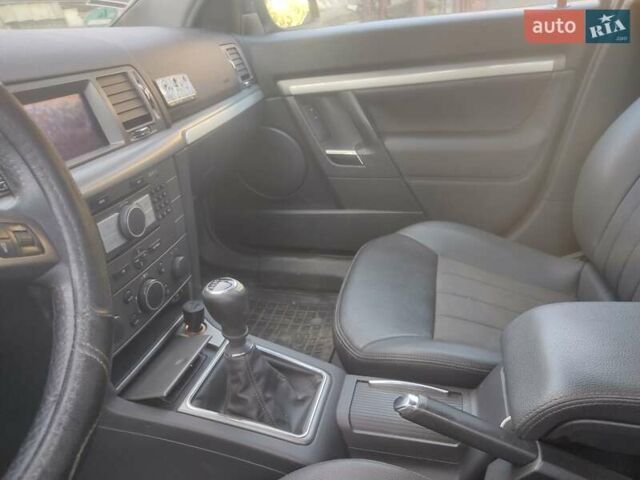 Черный Опель Вектра, объемом двигателя 1.9 л и пробегом 295 тыс. км за 4000 $, фото 12 на Automoto.ua