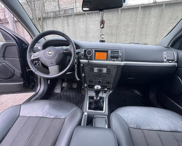 Черный Опель Вектра, объемом двигателя 1.9 л и пробегом 262 тыс. км за 7000 $, фото 11 на Automoto.ua