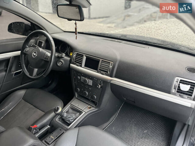 Черный Опель Вектра, объемом двигателя 1.9 л и пробегом 255 тыс. км за 6200 $, фото 39 на Automoto.ua