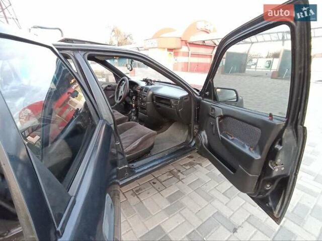 Черный Опель Вектра, объемом двигателя 2 л и пробегом 427 тыс. км за 1250 $, фото 8 на Automoto.ua