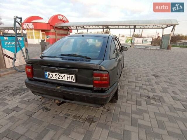 Черный Опель Вектра, объемом двигателя 2 л и пробегом 427 тыс. км за 1250 $, фото 13 на Automoto.ua