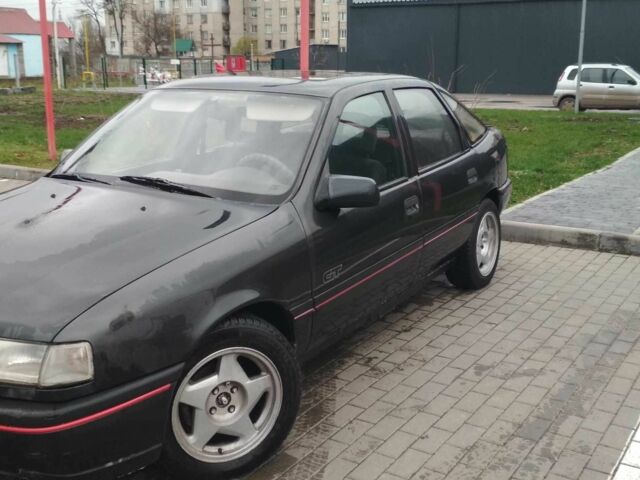 Черный Опель Вектра, объемом двигателя 2 л и пробегом 100 тыс. км за 1550 $, фото 6 на Automoto.ua