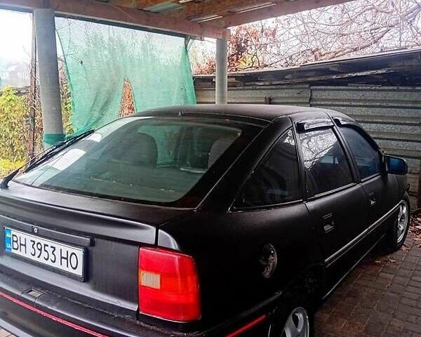 Черный Опель Вектра, объемом двигателя 2 л и пробегом 200 тыс. км за 1700 $, фото 1 на Automoto.ua