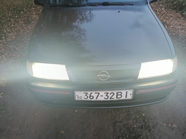 Черный Опель Вектра, объемом двигателя 0 л и пробегом 390 тыс. км за 1750 $, фото 2 на Automoto.ua
