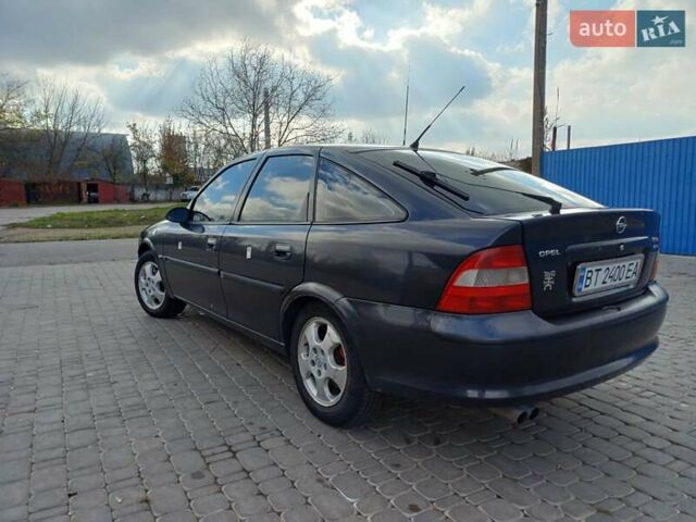 Черный Опель Вектра, объемом двигателя 2.5 л и пробегом 382 тыс. км за 3500 $, фото 5 на Automoto.ua