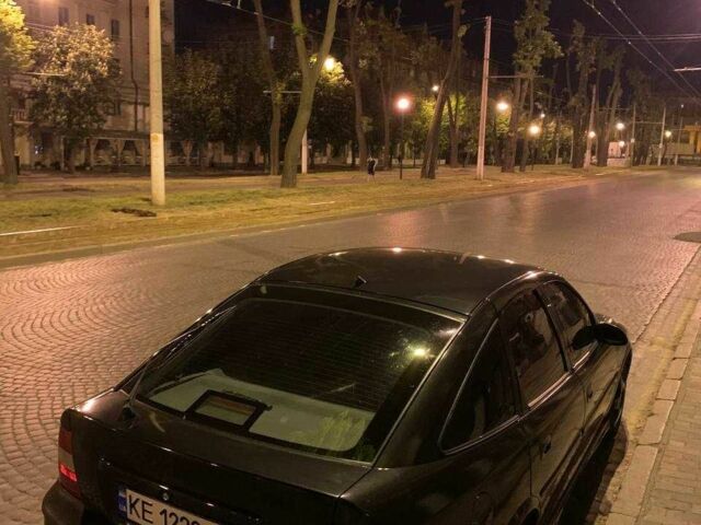 Опель Вектра 2000 у Дніпро (Дніпропетровську) на Automoto.ua Чорний Опель Вектра, об'ємом двигуна 2 л та пробігом 217 тис. км за 3200 $, фото 2 на Automoto.ua