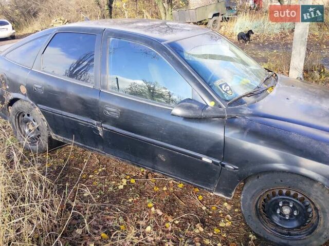 Опель Вектра 2000 в Александровке на Automoto.ua Черный Опель Вектра, объемом двигателя 2 л и пробегом 320 тыс. км за 1400 $, фото 2 на Automoto.ua
