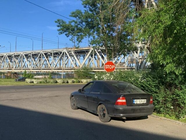 Опель Вектра 2000 у Дніпро (Дніпропетровську) на Automoto.ua Чорний Опель Вектра, об'ємом двигуна 2 л та пробігом 217 тис. км за 3200 $, фото 4 на Automoto.ua