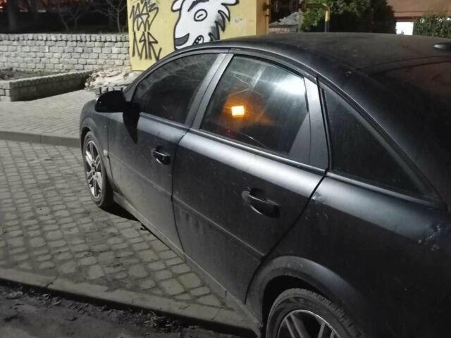 Чорний Опель Вектра, об'ємом двигуна 2.2 л та пробігом 331 тис. км за 1606 $, фото 2 на Automoto.ua