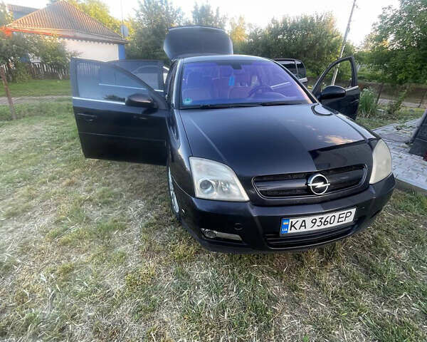 Чорний Опель Вектра, об'ємом двигуна 2.2 л та пробігом 350 тис. км за 4000 $, фото 1 на Automoto.ua