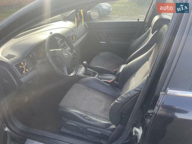 Черный Опель Вектра, объемом двигателя 1.91 л и пробегом 345 тыс. км за 4500 $, фото 6 на Automoto.ua