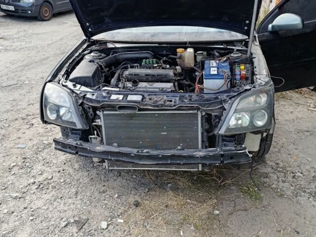 Черный Опель Вектра, объемом двигателя 1.8 л и пробегом 305 тыс. км за 1200 $, фото 5 на Automoto.ua