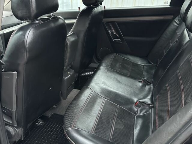 Черный Опель Вектра, объемом двигателя 1.9 л и пробегом 300 тыс. км за 2800 $, фото 3 на Automoto.ua