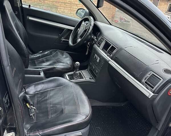 Черный Опель Вектра, объемом двигателя 1.9 л и пробегом 300 тыс. км за 2800 $, фото 4 на Automoto.ua