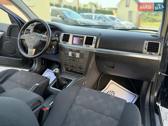 Чорний Опель Вектра, об'ємом двигуна 1.8 л та пробігом 216 тис. км за 4850 $, фото 67 на Automoto.ua