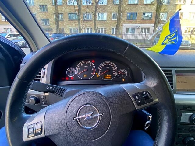Черный Опель Вектра, объемом двигателя 1.9 л и пробегом 339 тыс. км за 5300 $, фото 9 на Automoto.ua