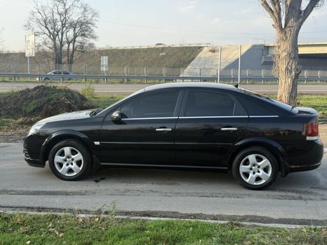 Черный Опель Вектра, объемом двигателя 2.2 л и пробегом 137 тыс. км за 4999 $, фото 5 на Automoto.ua